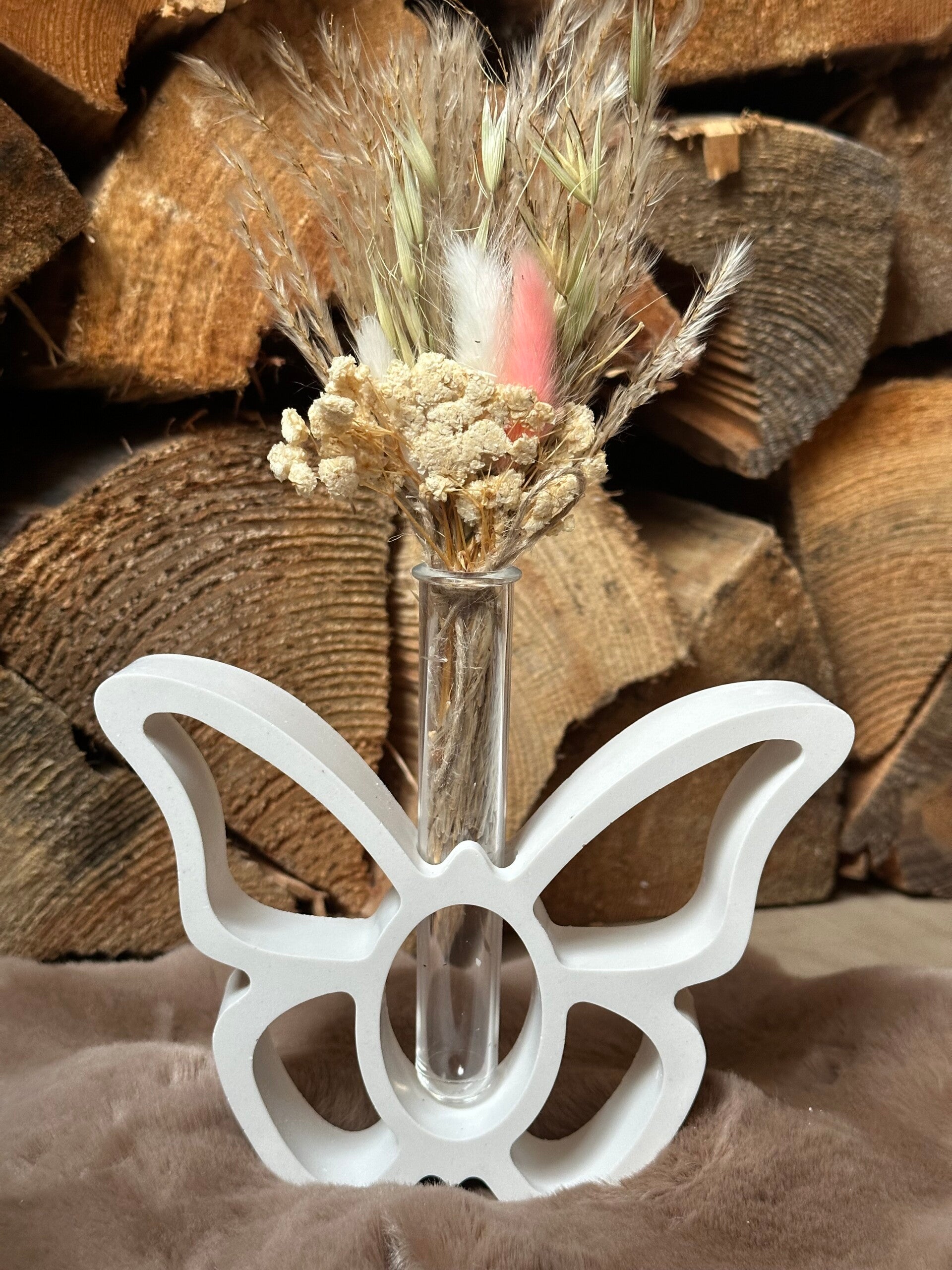 Schmetterling mit - oder ohne Trockenblumen