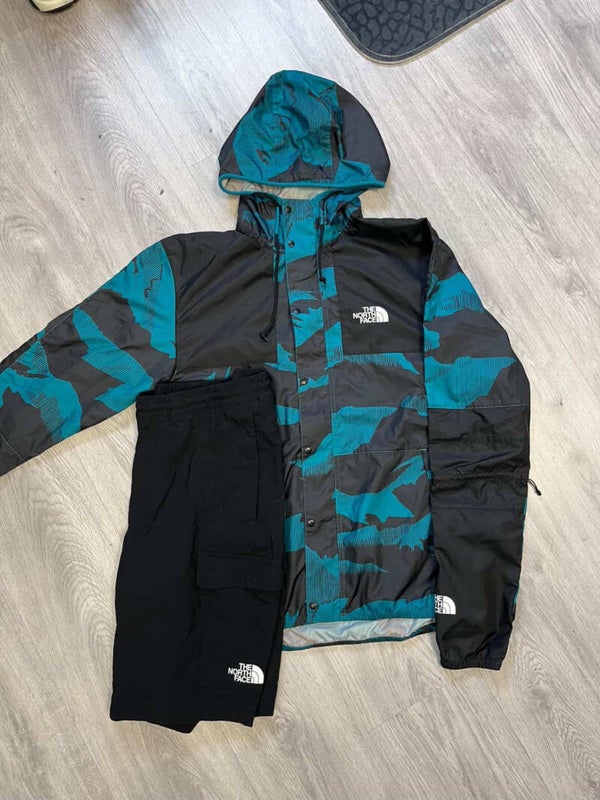 The North Face Trail jacket & cargo shorts