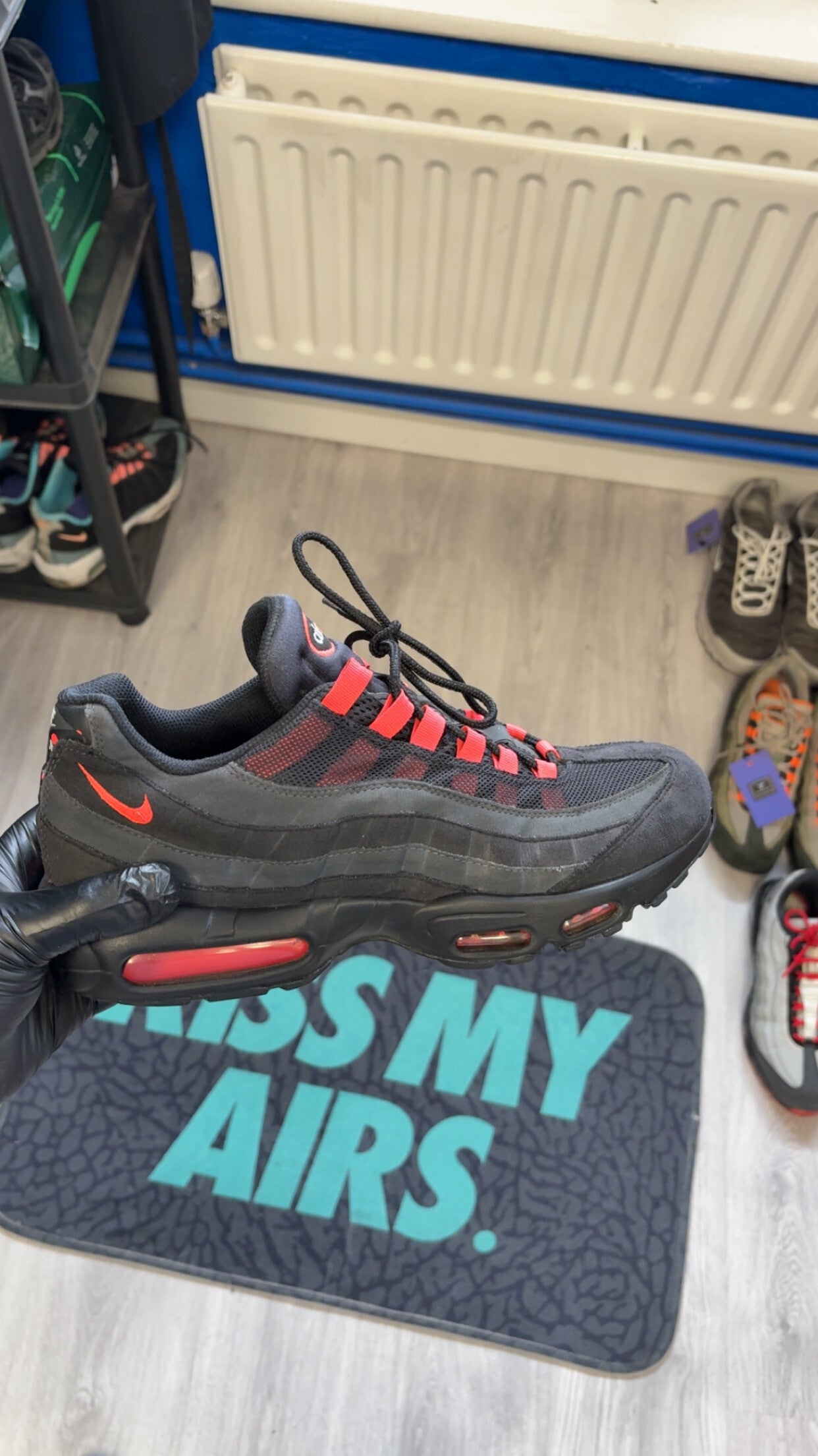 Nike Air Max 95 Black Laser Crimson