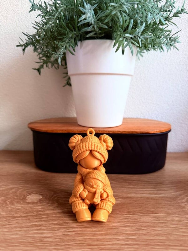 Hanger meisje met pinguïn