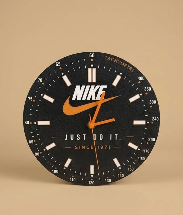 Klok Nike