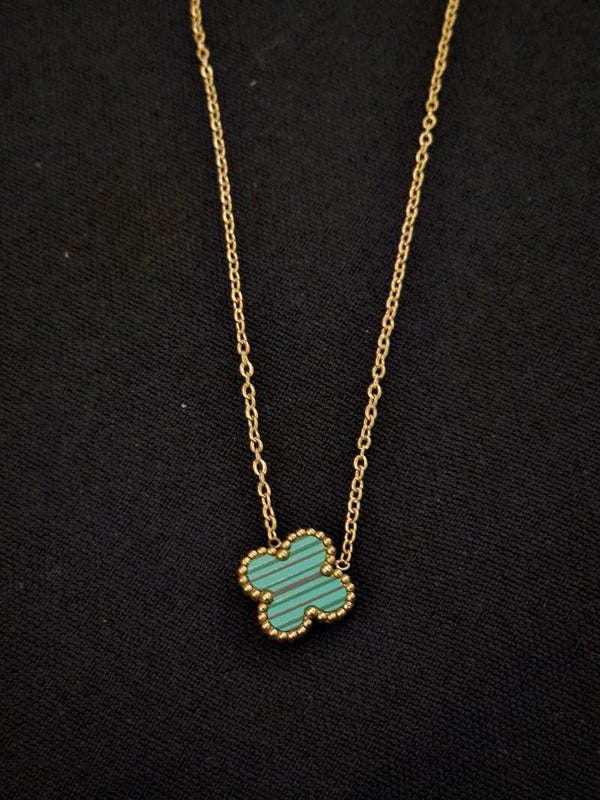 Groene klaver ketting 1