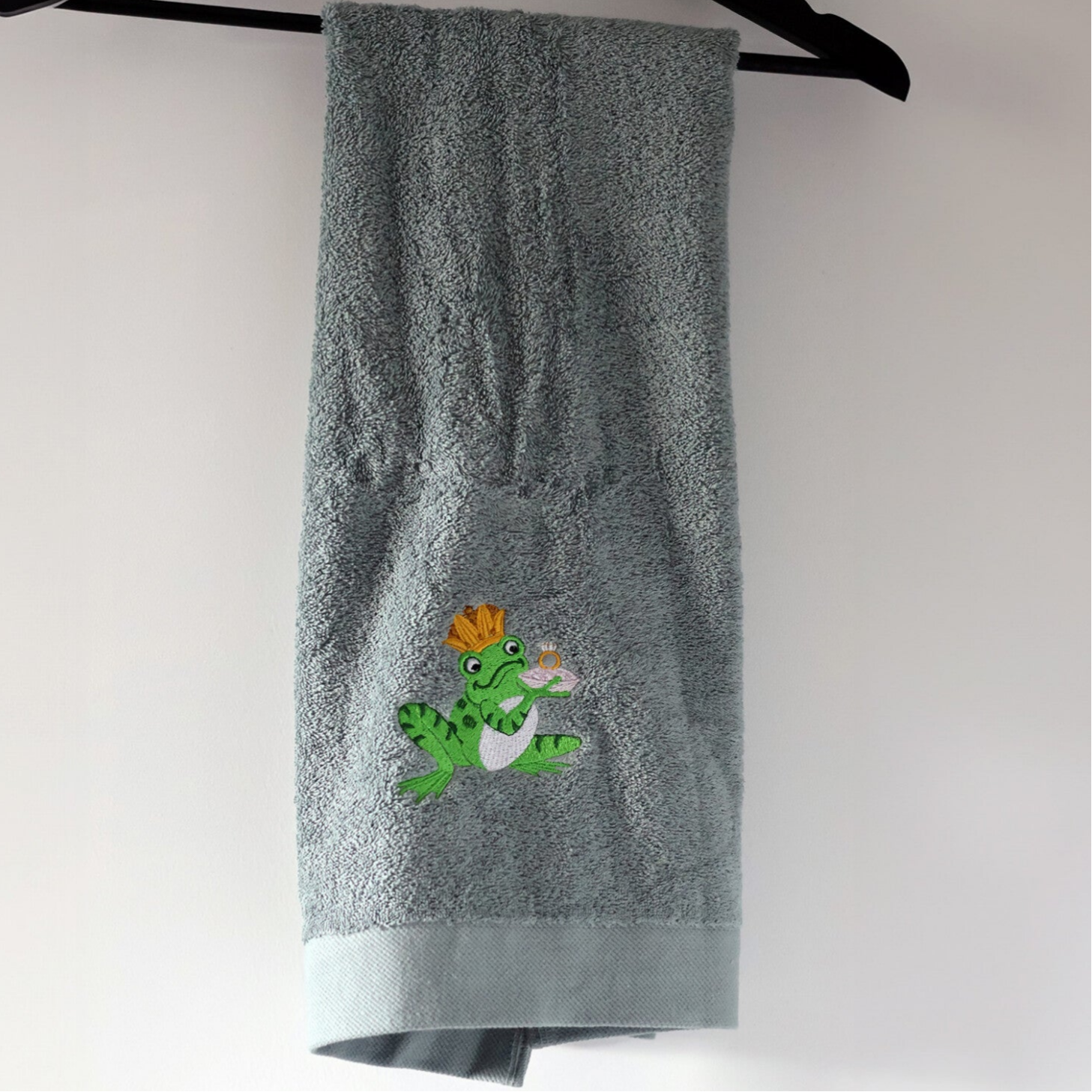 Geborduurde badhanddoek kikker koning