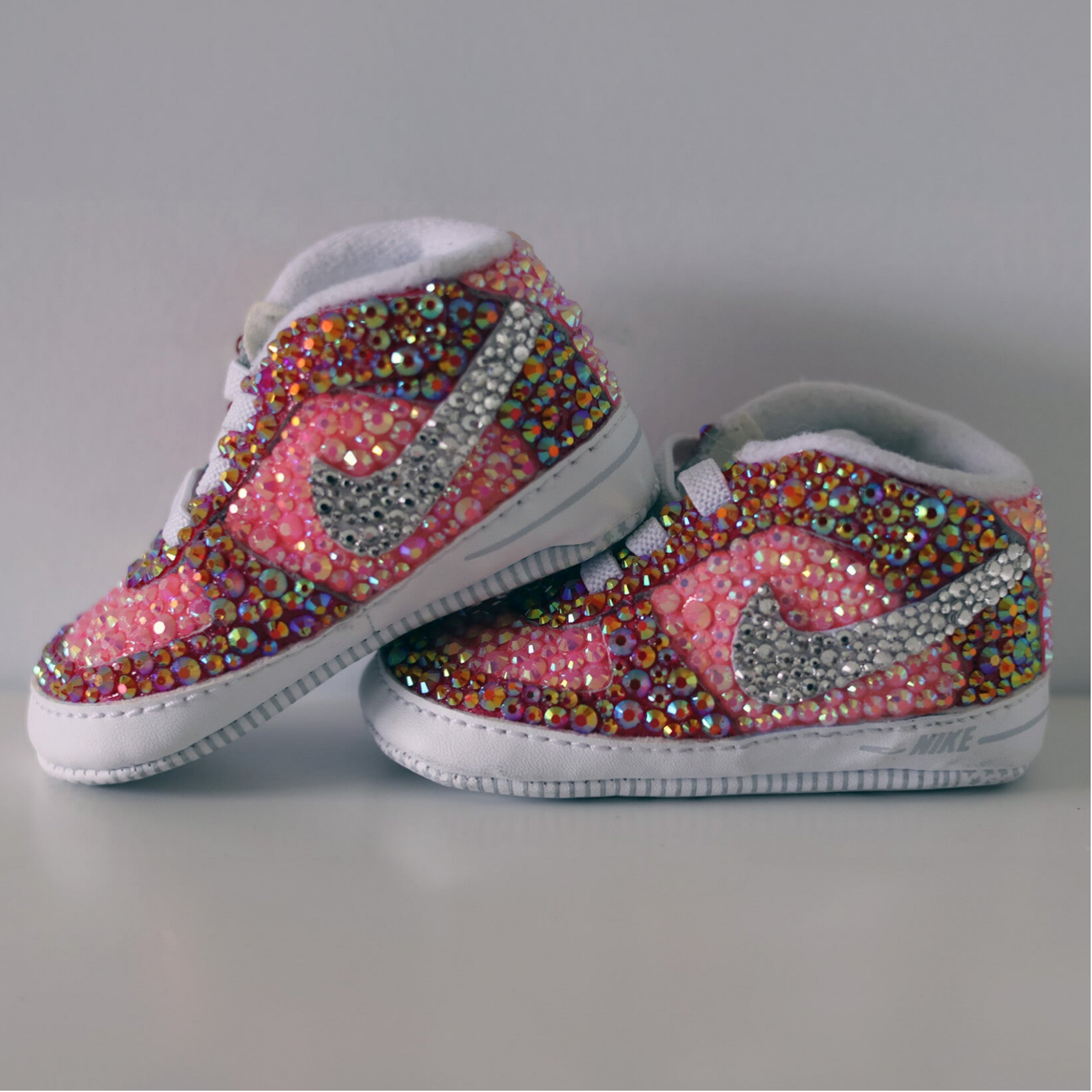 Baby Nikes maat 17