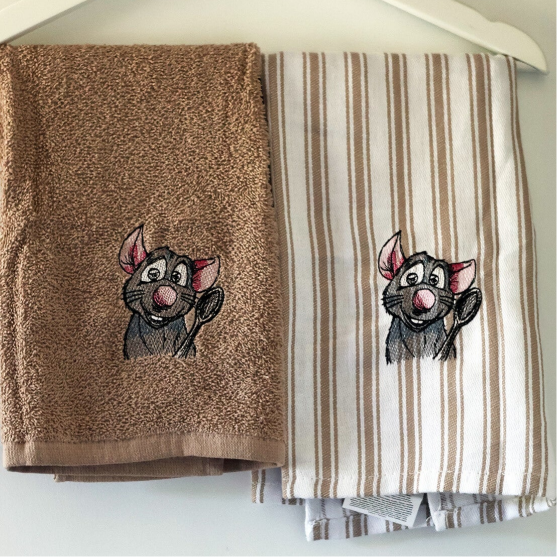 Geborduurde keukenhanddoek en theedoek Remy