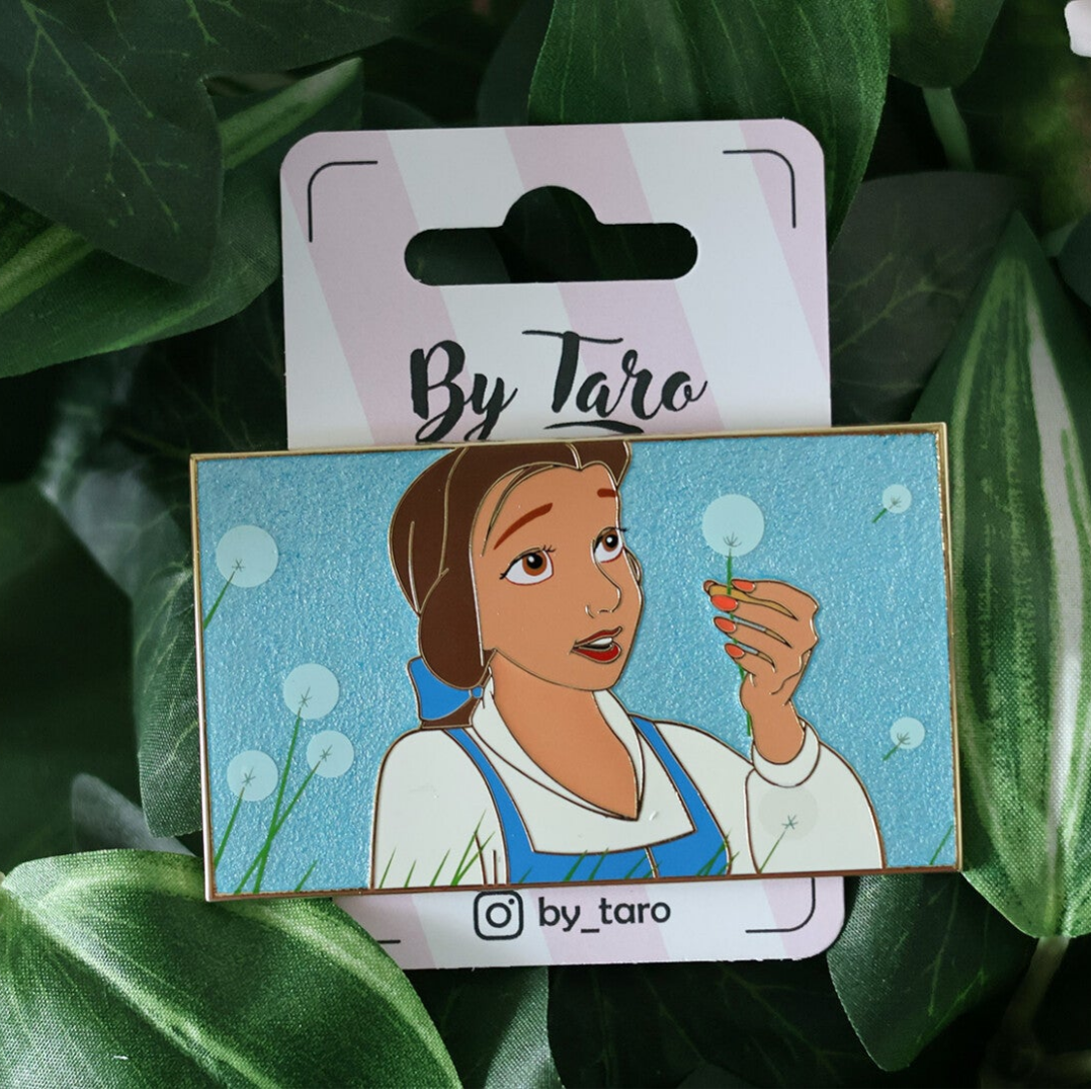 Belle met bloemen Fantasy Pin | Limited Edition