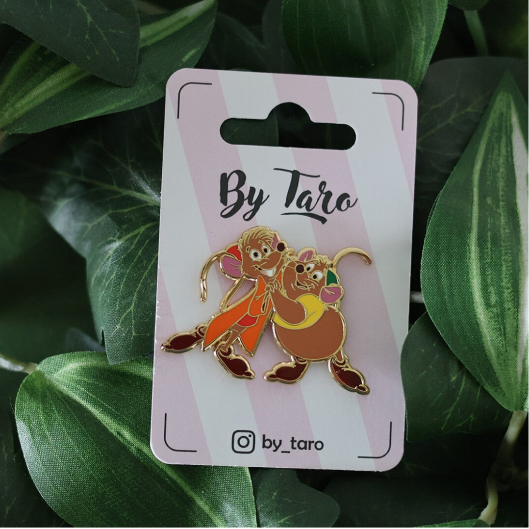 Jaq en Gus Fantasy Pin