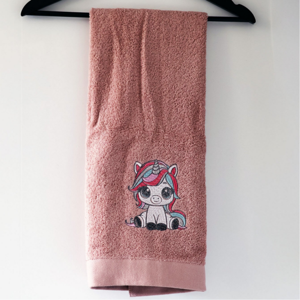 Geborduurde badhanddoek eenhoorn
