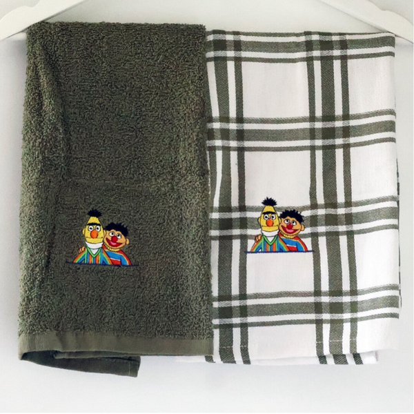 Geborduurde keukenhanddoek en theedoek Bert & Ernie