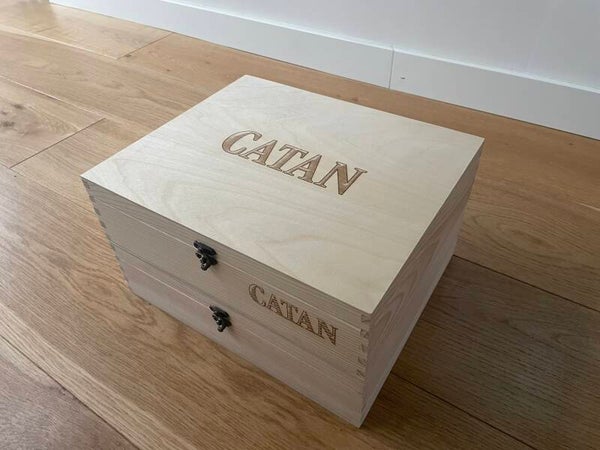 CATAN MASTER **buitenkansje** met bronskleurige sluiting en scharnieren