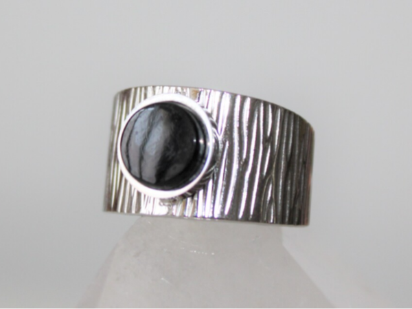 Bague large striée - Acier inoxydable & Pierre D'onyx