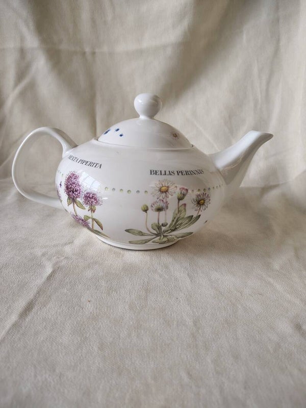 VINTAGE MARJOLEIN BASTIN WILDFLOWERS THEEPOT