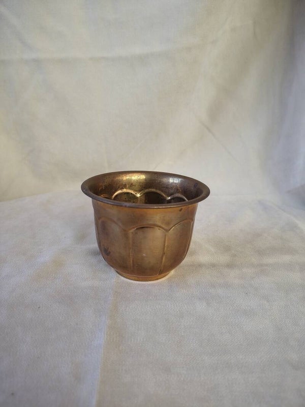 Vintage koperen cachepotje | decoratief reliëf | klein plantenpotje