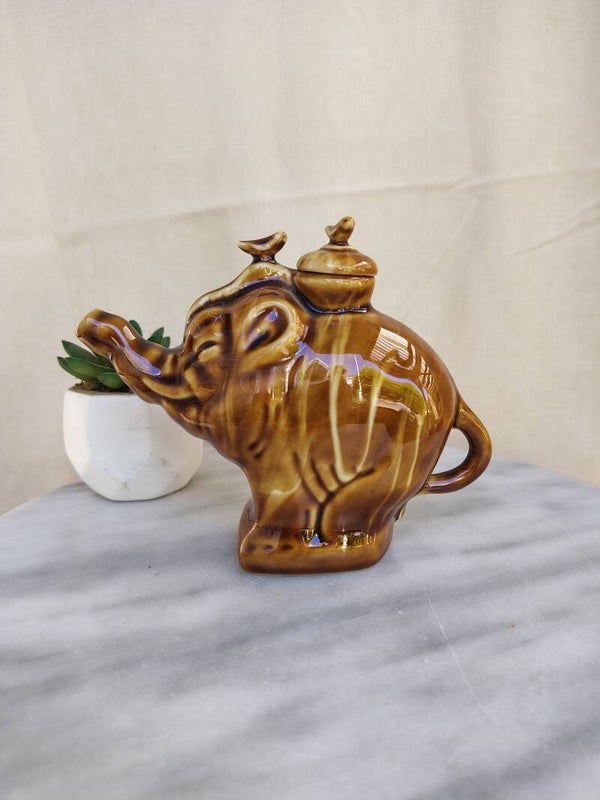Vintage olifant theepot – keramieken theepot in olifantvorm