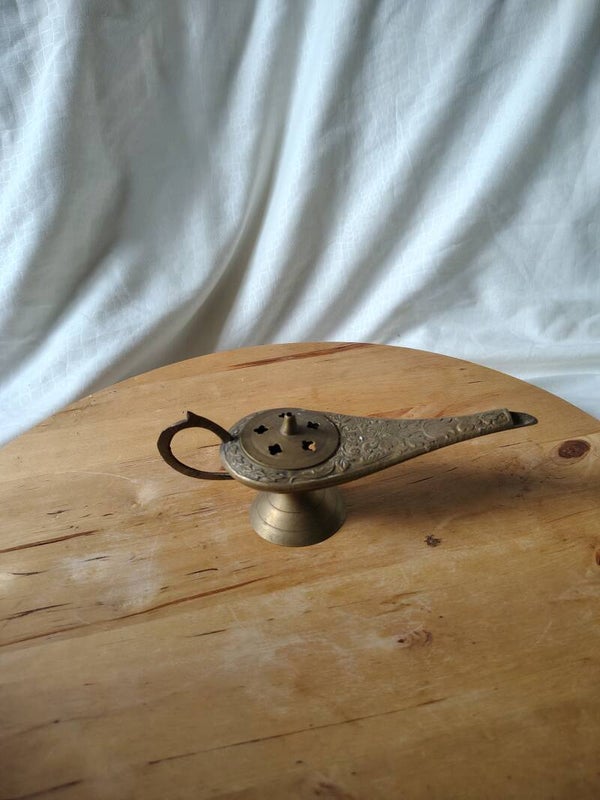 Antieke Aladdin Genie Lamp Wierookbrander van Messing, Gemaakt in India.