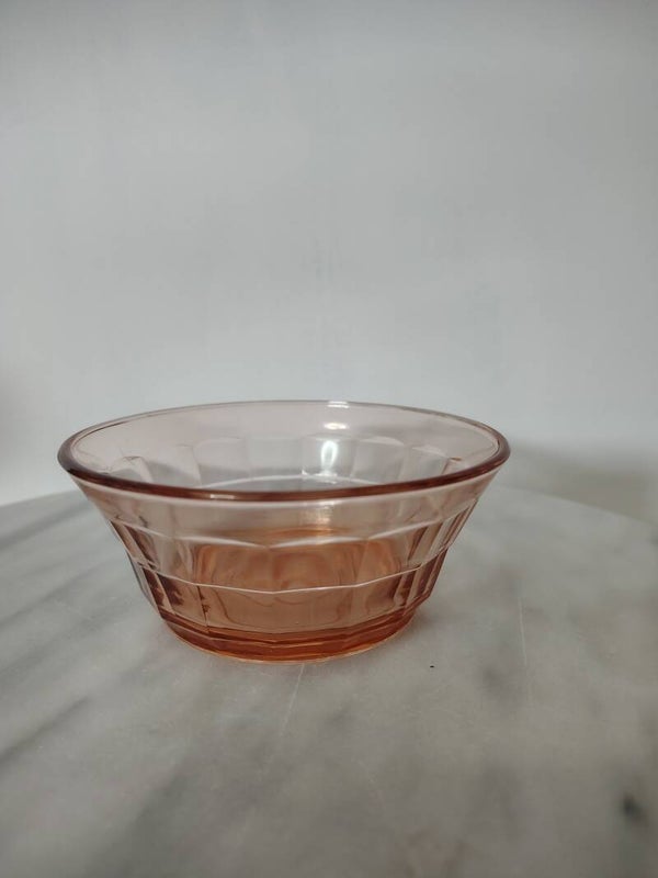 Franse vintage roze glazen schaaltje – klein, stijlvol en tijdloos