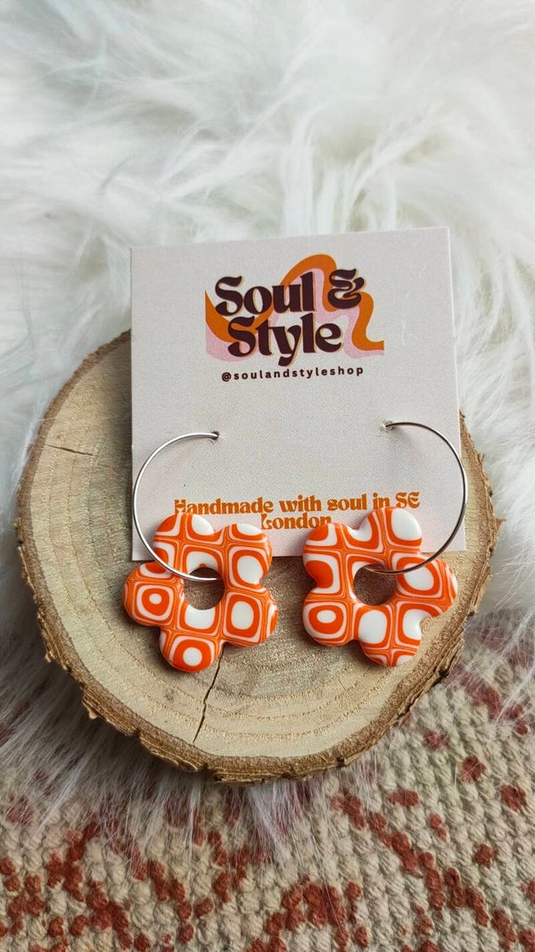 VELMA ~ Flower power 60s granny square retro hoepel oorbellen