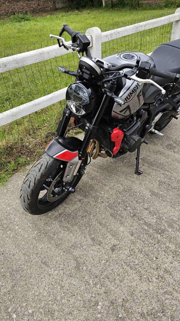 Triumph trident 660