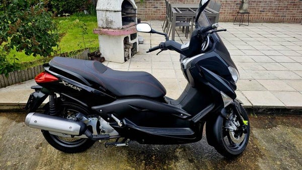 YAMAHA X MAX 125CC