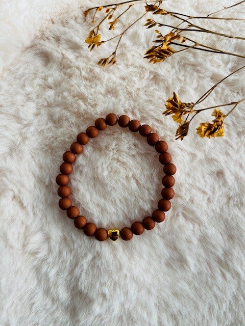 Kinderarmbandje bruin hartje