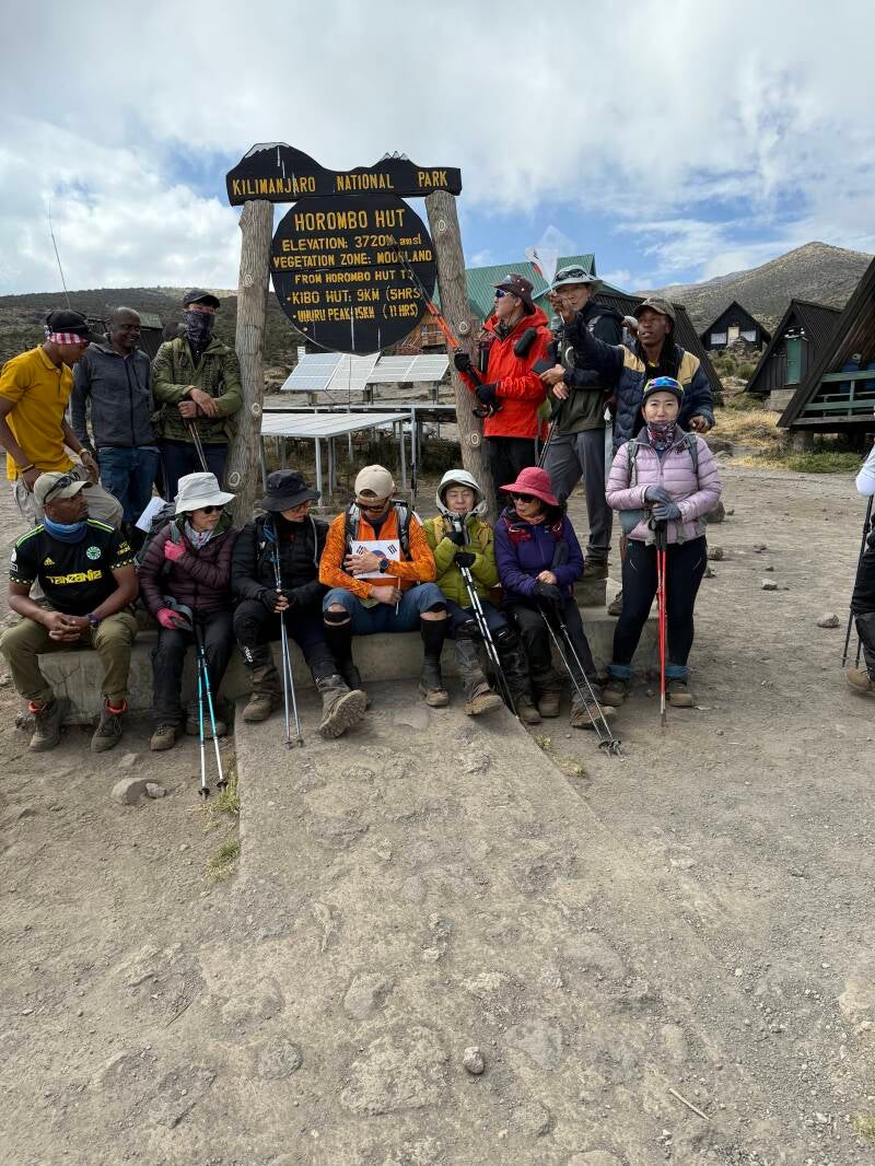 marango-route-horombo-hut-standard.jpg