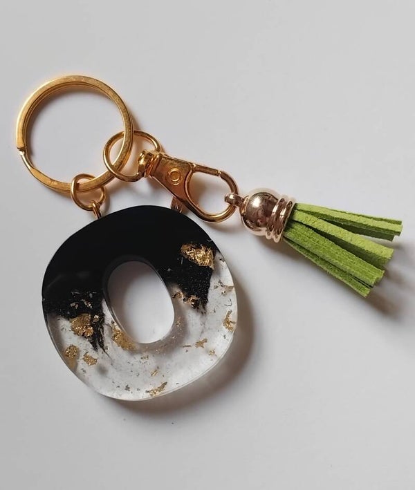 Porte-clés pompon lettre O