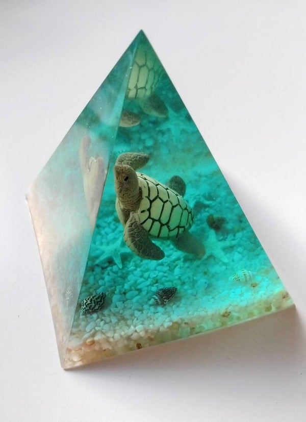 Pyramide  tortue sable clair