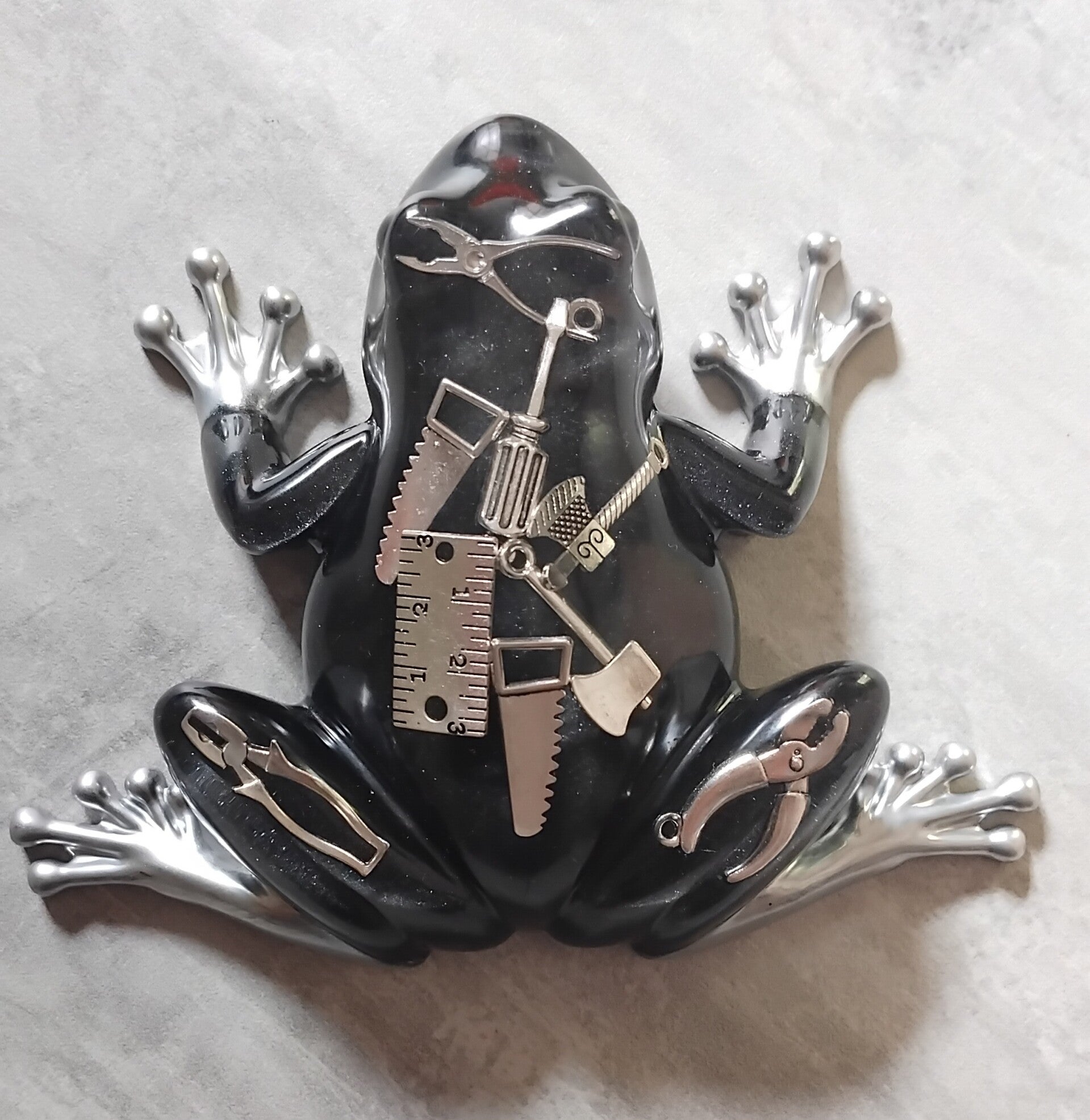 Grenouille "Bricoleuse"
