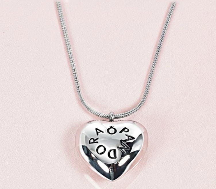 Collar corazón plateado