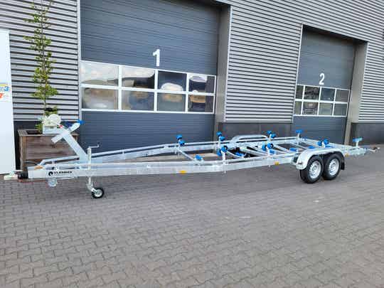 VLEMMIX Boottrailer 8,4m 2x 1350KG