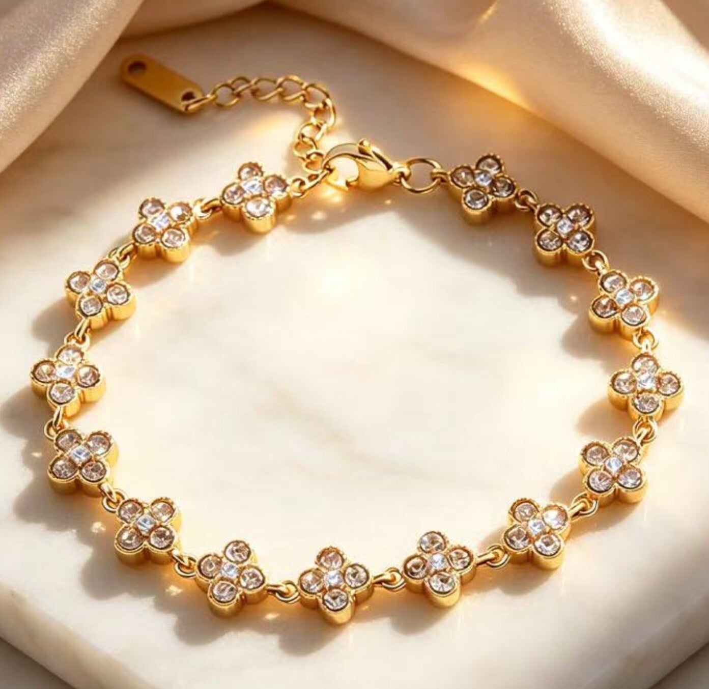 Crystal Bloom Armband