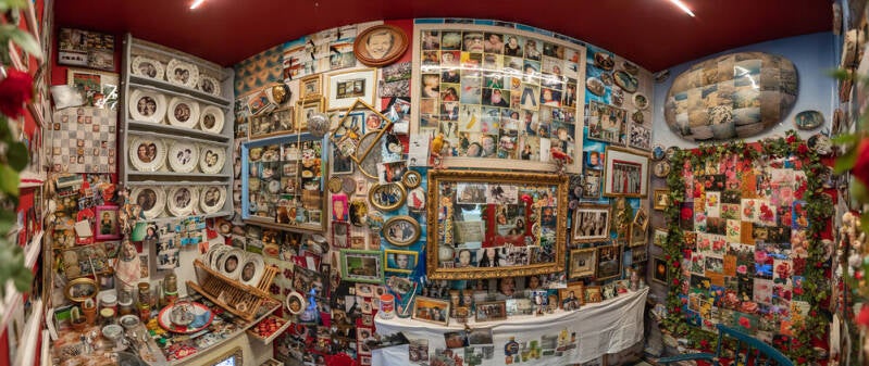 "Arki kultaa muistot", from the collections of the Museum of Finnish Photography, exhibition Hyäryllistä, kaikkea hyäryllistä ,WAM , photo TMK, Ville Mäkilä