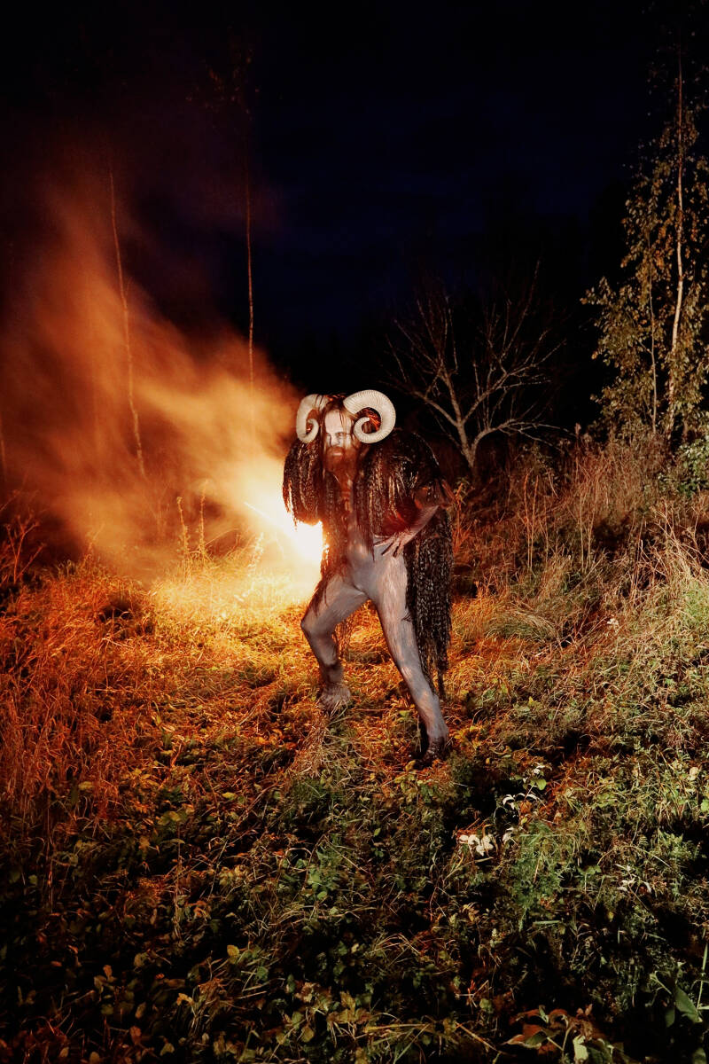 "The witching hour 2 am", costume design and digital photography 2023