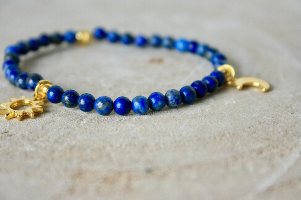 Armband Lapis Lazuli met zon, maan & ster – 6mm kralen