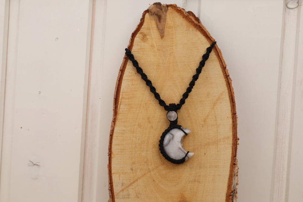 Handgemaakte Maansteen Macramé Ketting - Maan - met Bergkristal Kraal