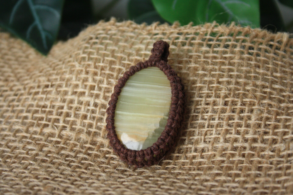 Macramé Hanger Banded Agaat – Uniek Handgemaakt – 5,5 cm