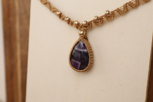 Macramé Halsketting - Chevron Amethist - Bruin