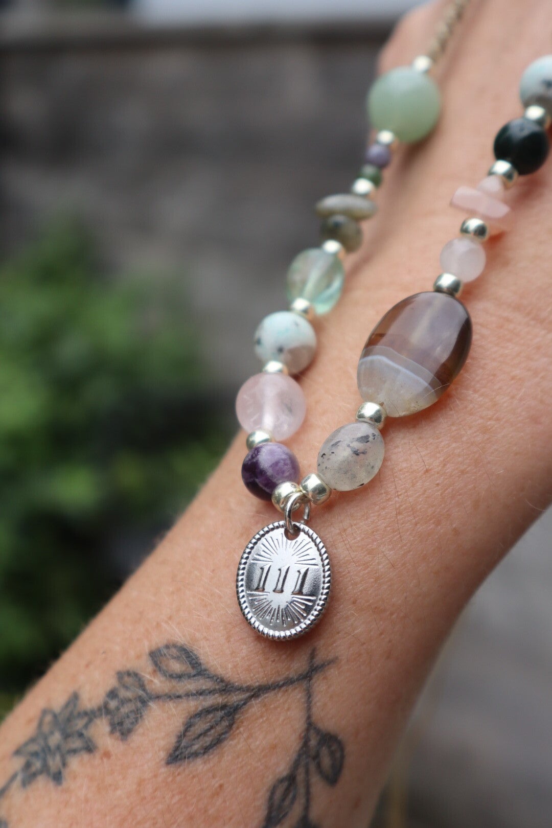Handgemaakte Macramé Ketting met Edelstenen - Intuition & 111