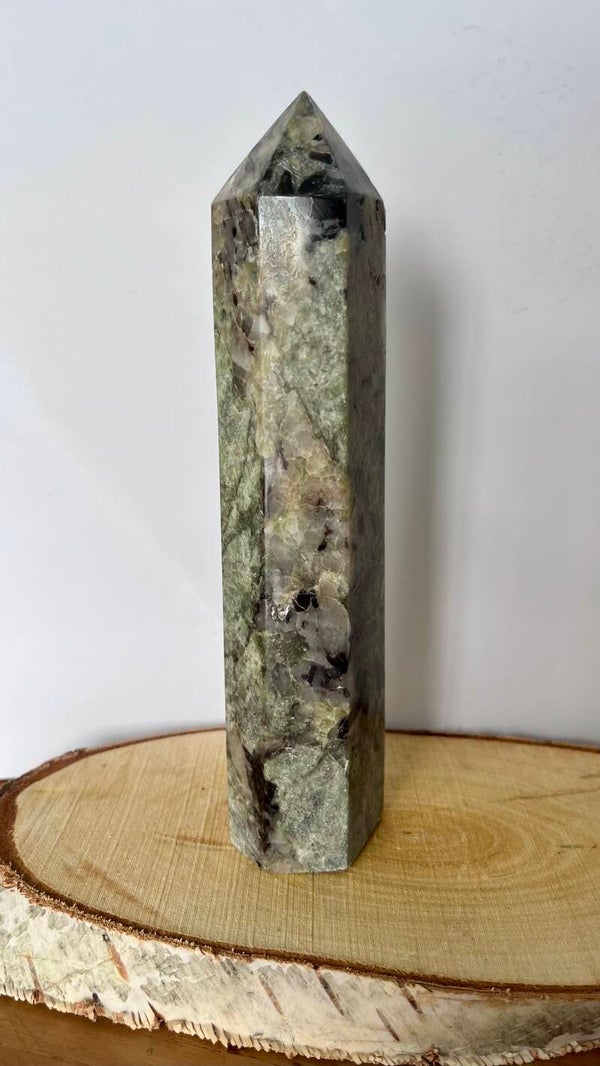 Regenboog Maansteen/ Lepidoliet Obeslisk - XL - (19 cm)