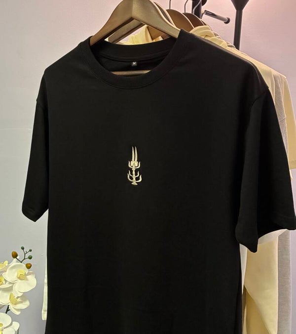 ASTBHUJA TEE BLACK