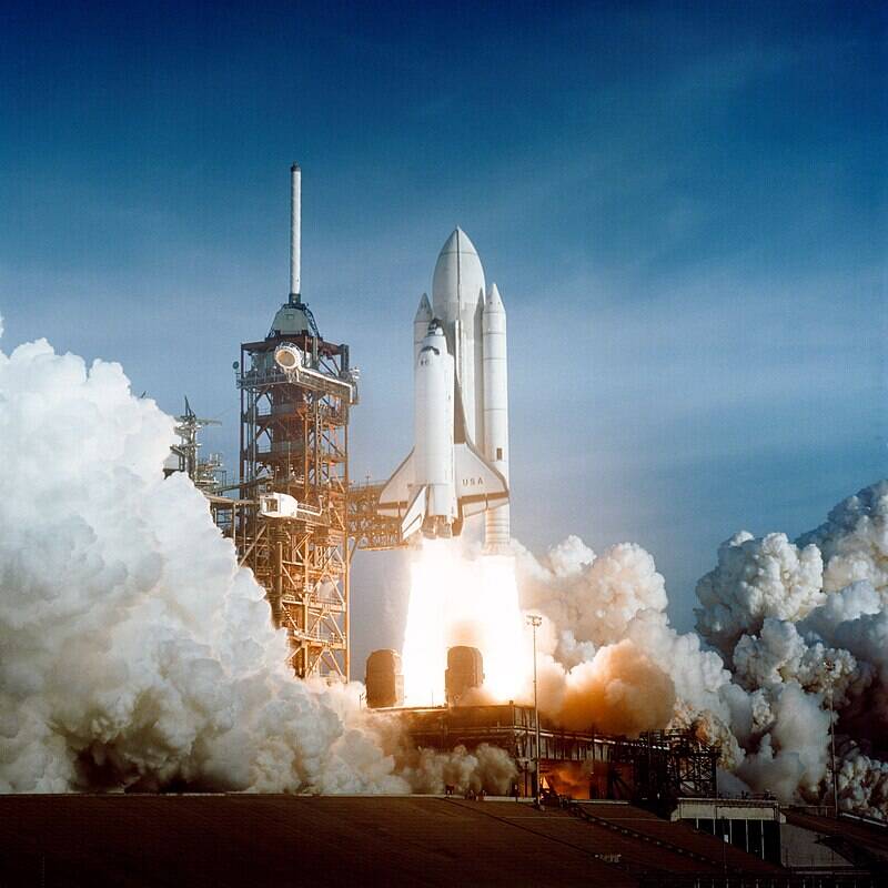 space_shuttle_columbia_launching-standard.jpg