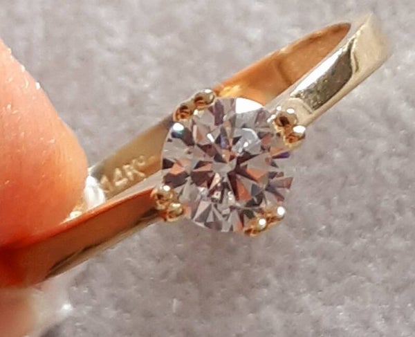 Zauberhafter 585er Goldring