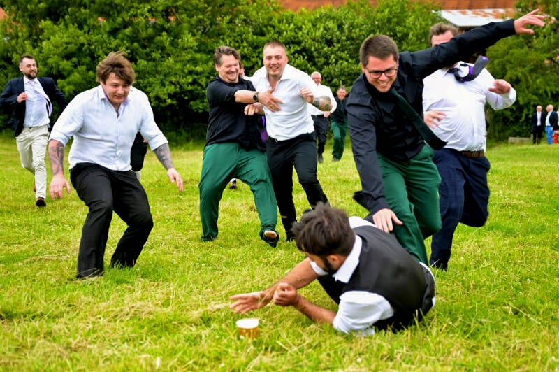 fun grooms men beer run