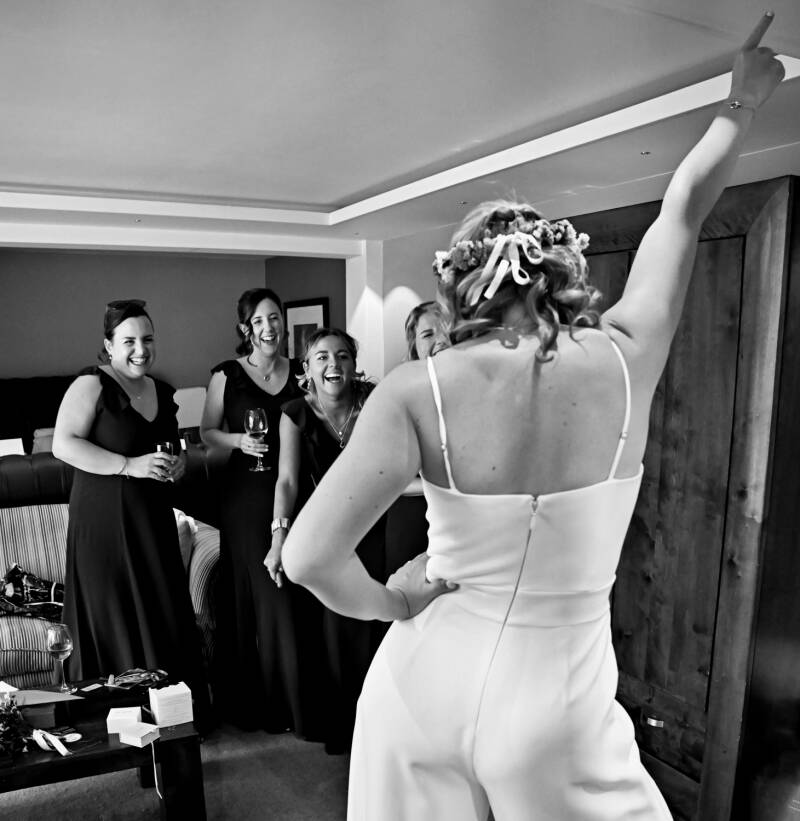 bride strikes a pose 
