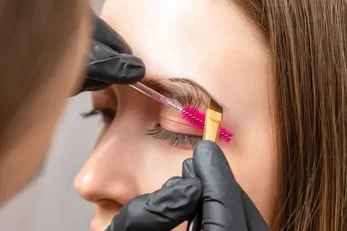 Esthetische Brow Styling & Lamination