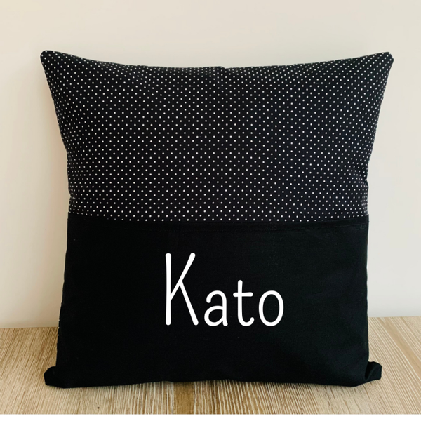 Leeskussen zwart met stipjes