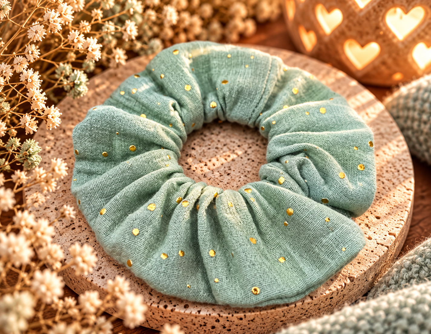 Scrunchie Pastel groen met gouden glitters