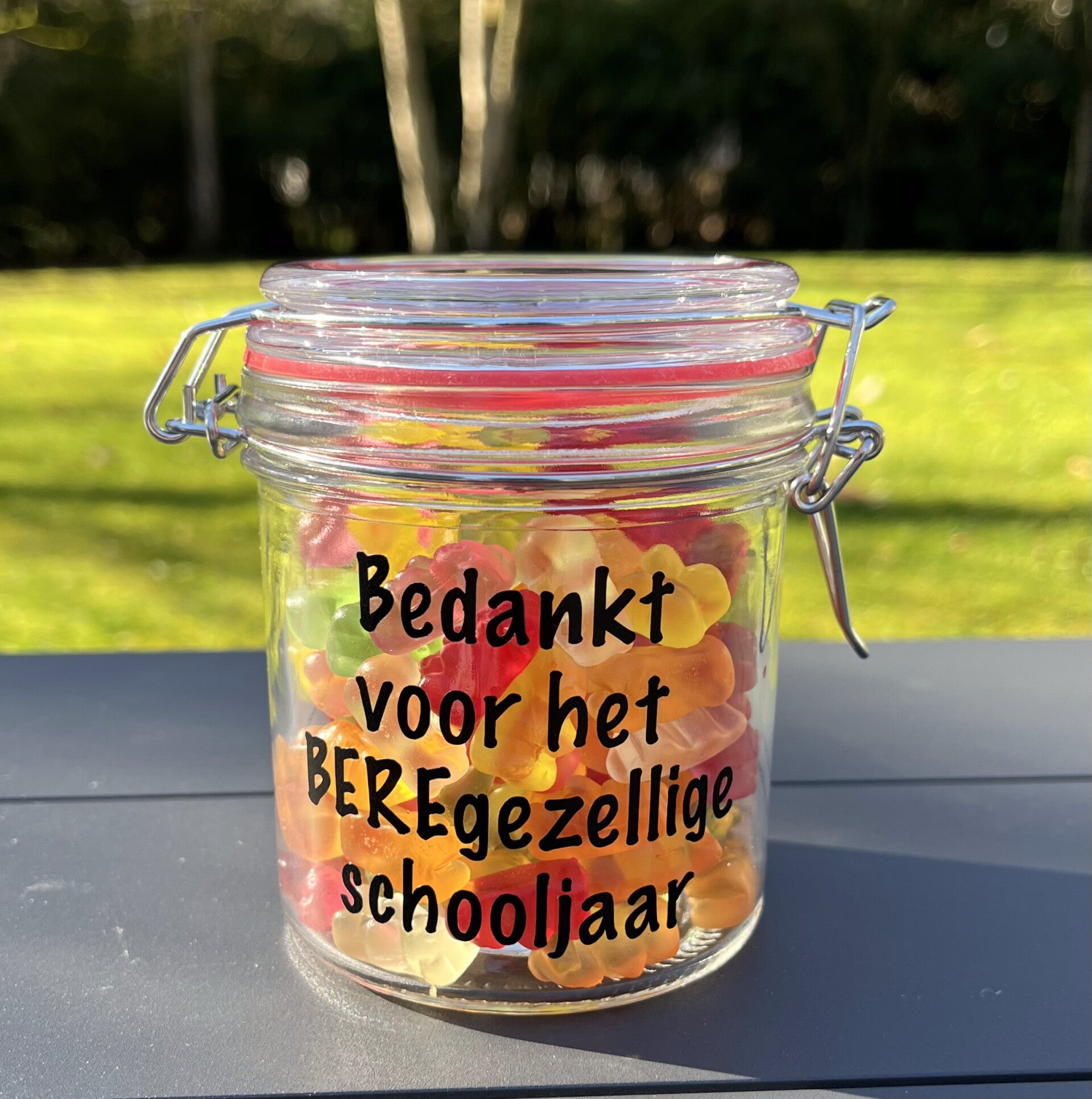 Snoeppotje: Bedankt voor het BEREgezellige schooljaar