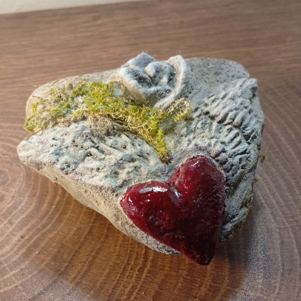 "Beflügelt" Deko-Stein mit Betonherz