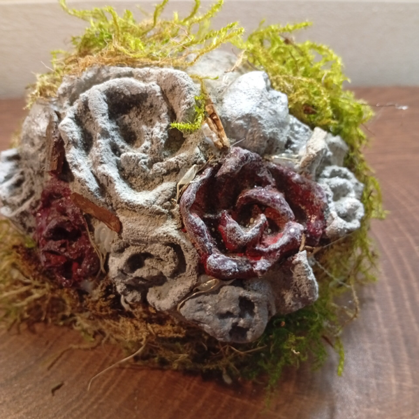 "Rosenhügel" Stein mit Rosen & LEDs